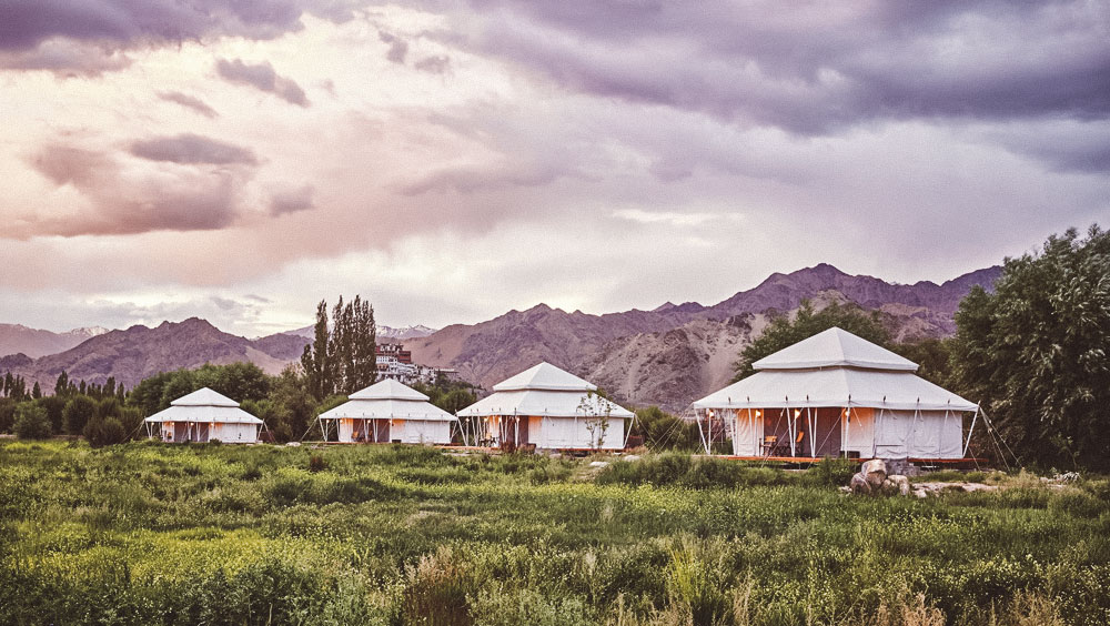 Luxury Experiences | The Ultimate Travelling Camp, mobile luxury camps in India