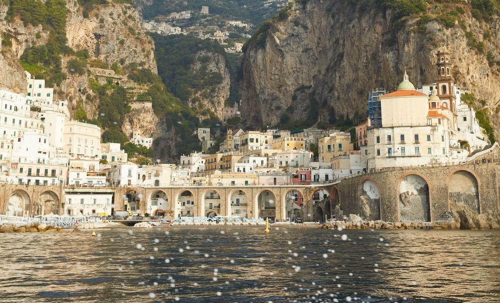 Explore Neapolitan Italy in Hotel Caruso: a former palace hidden on the Amalfi Coast